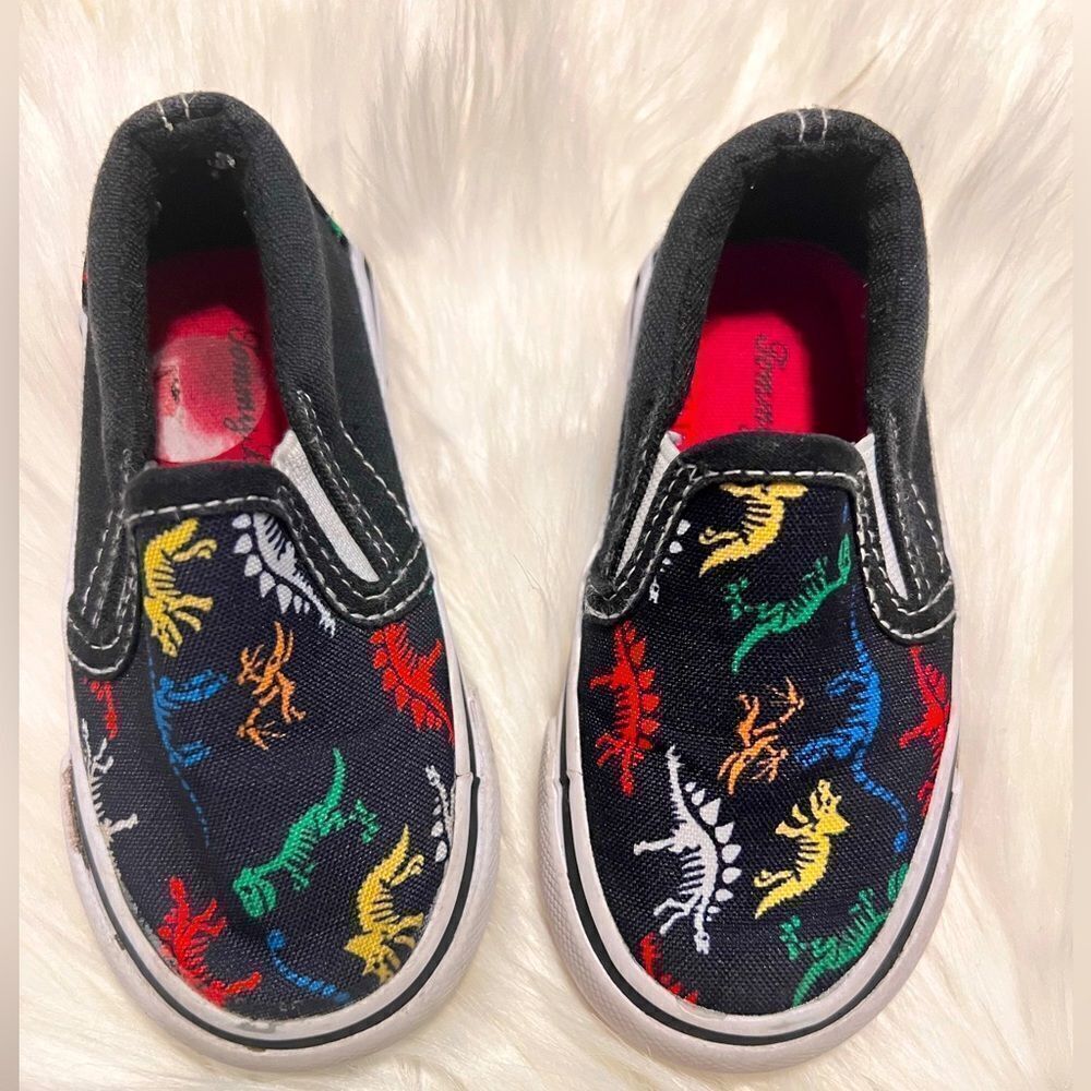 Tommy Bahama dinosaur slip-ons
